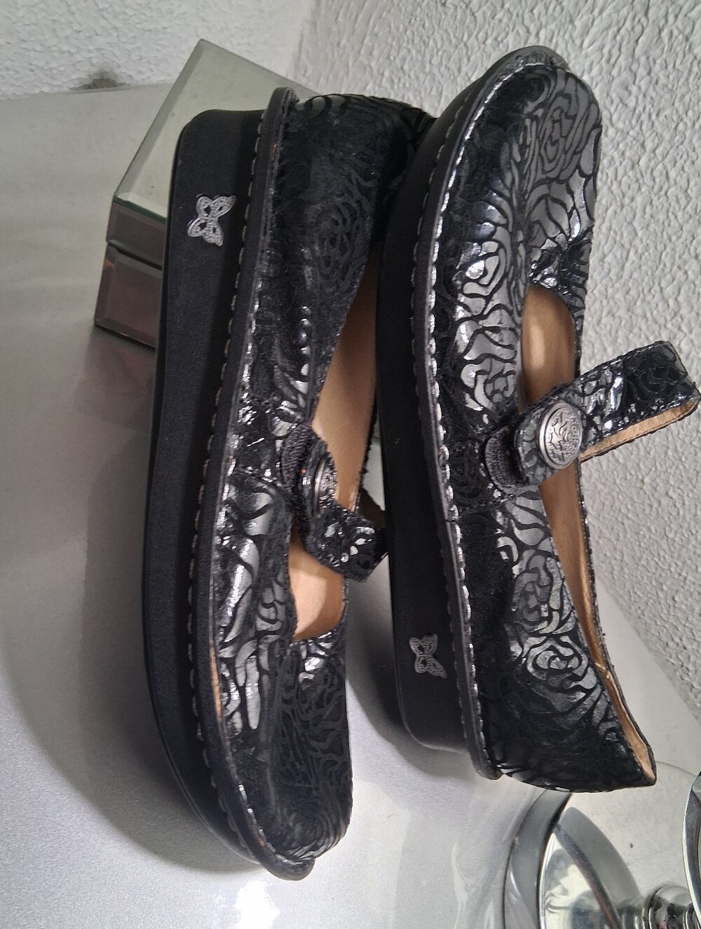 Alegria  Mary Jane Platform Flats in Black Metallic Floral Sz 41 Pre-owned